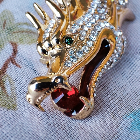 Asian DRAGON Rhinestone Encrusted Brooch Gold Wash Fierce Emerald Stone Eyes - Picture 11 of 12